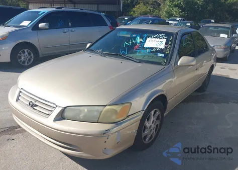 2001 Toyota Camry Le z USA, uszkodzony, nr VIN 4T1BG22K41U871052